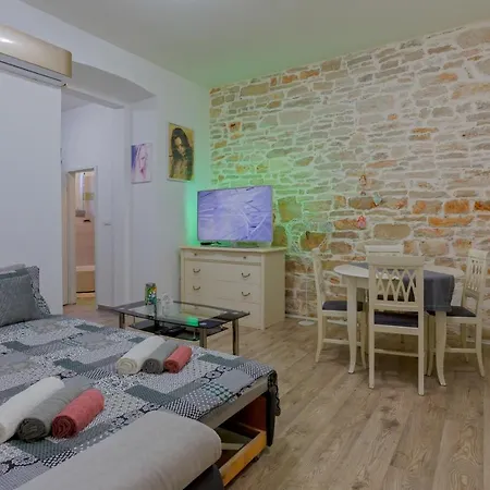 Rich Apartment Pula Exterior photo