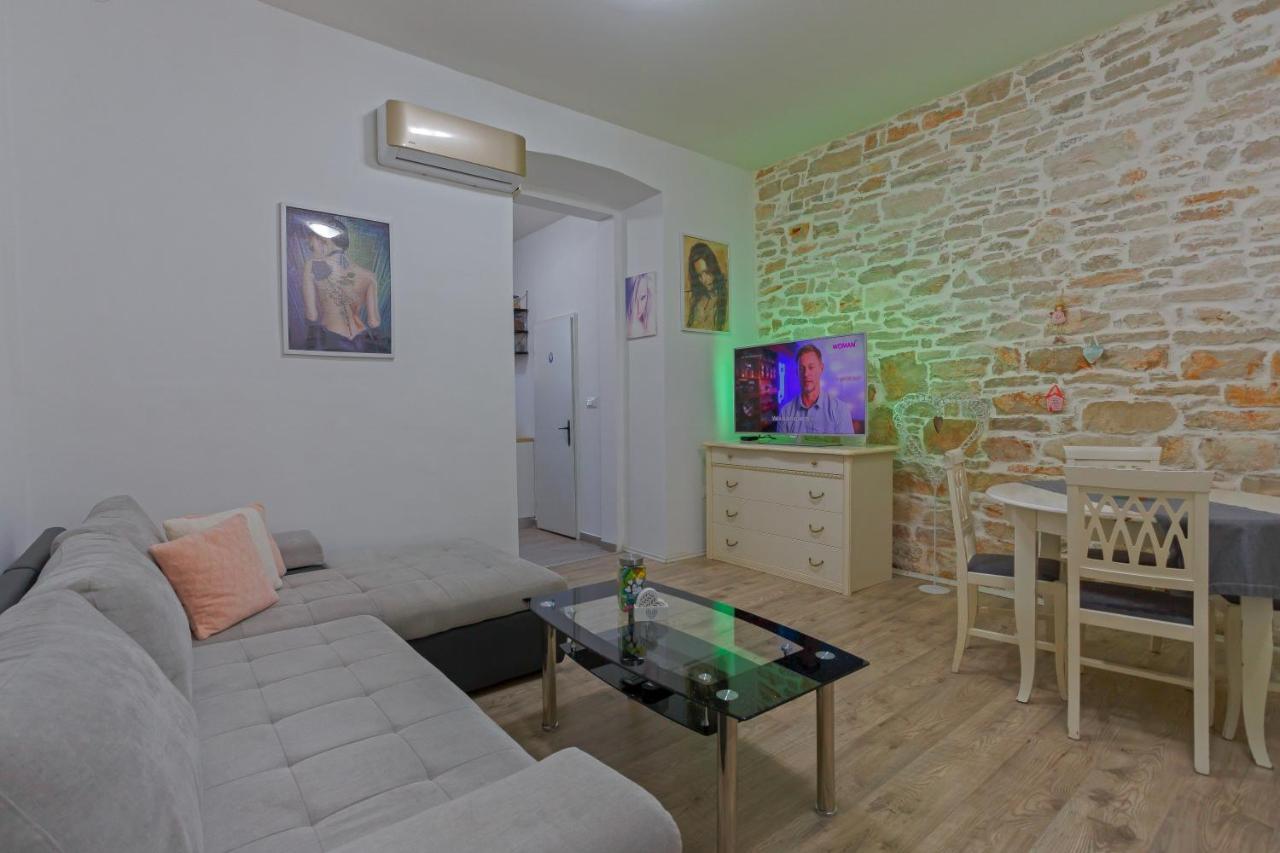 Rich Apartment Pula