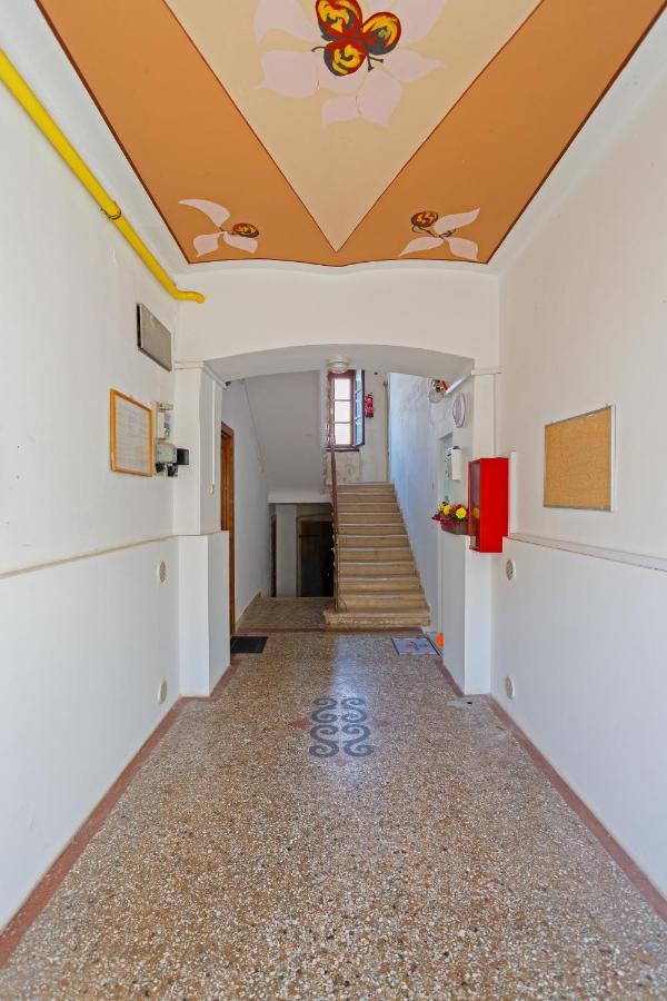 Apartment Rich